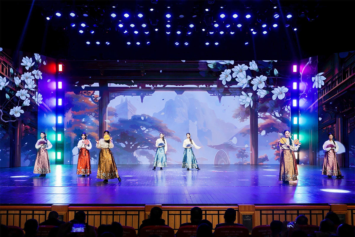 年會(huì)走秀表演《華數(shù)韻》